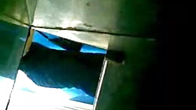 Hot Curvy Mom se fait baiser dans la porno public francais chatte