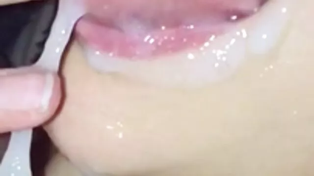 Une fille prend soin de sa chatte avec ses jouets porno francais film gratuit sexuels préférés