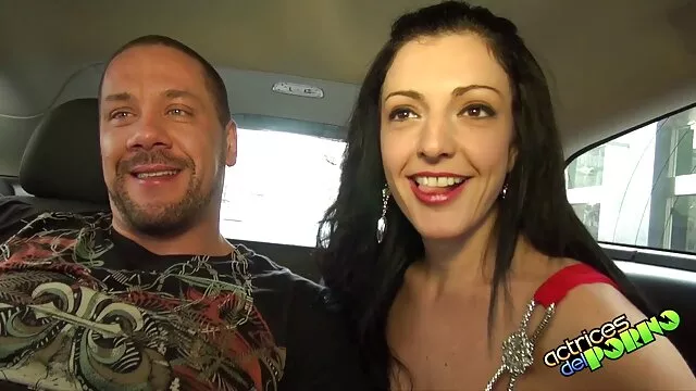 Slim Alexa Tomas famille francais xxx se fait pilonner par une bite dans l'anus