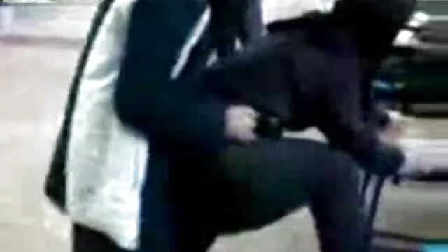 Blonde se masturbe sous regarder film porno français gratuit la lumière UV