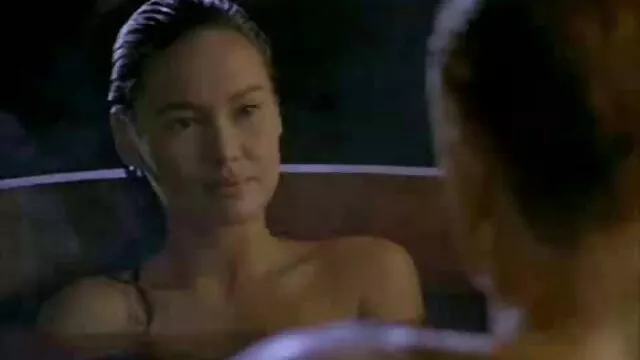 Papa chevauche une vrai film porno francais fille de beauté élancée avec une coupe de cheveux intime