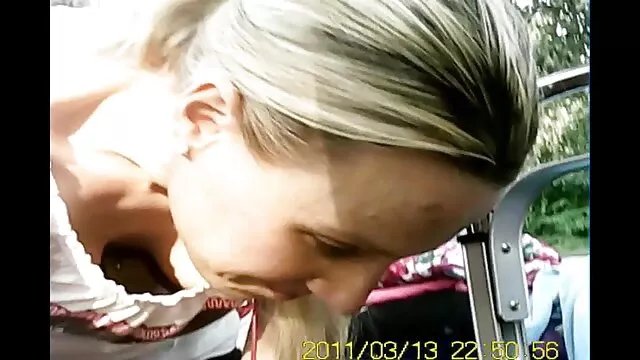 Blonde mature juteuse elle-même est venue film porno francai complet baiser à la fois à trois mecs