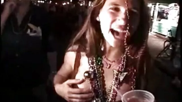 Jeune film porno youtube gratuit fille endormie avec grand-père mature