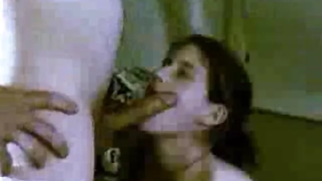 Elle a joué dans le porno pour le bien film porno américains d'un nouvel iPhone