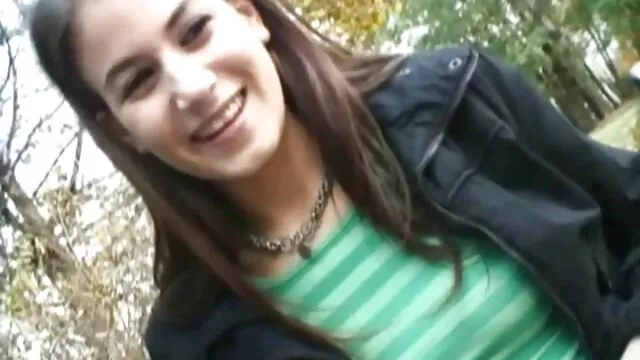 Guy xxx noir americain lèche la chatte blonde