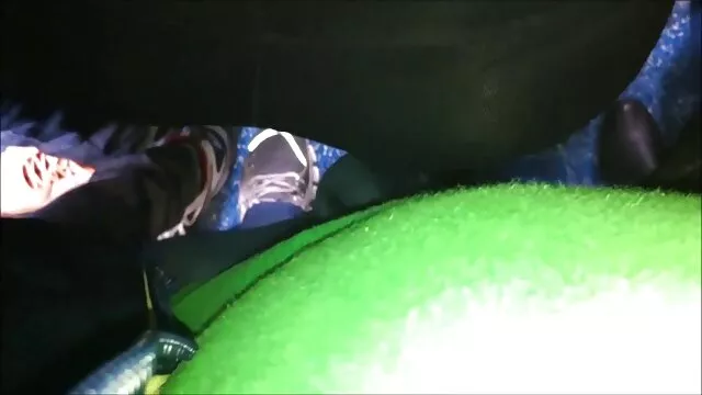 Un homme baise une jeune salope aux bon film porno français gros seins