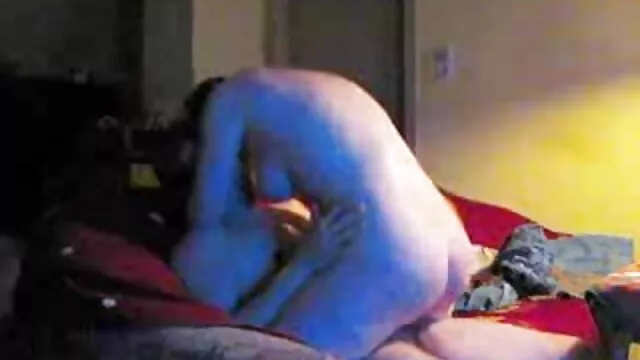 Une étudiante baise au lit avec deux filles excitées film porno italien streaming