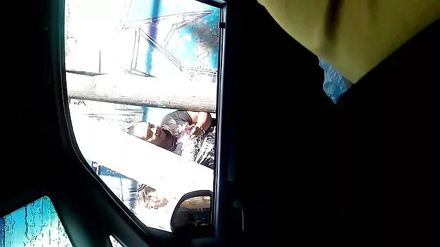 Une femme film x amateur allemand russe en collants préférait une baise vaginale vigoureuse