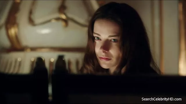 Une femme mature effrayante a excité xxx vidéo fr son mari avec la masturbation et s'est abandonnée sur la table