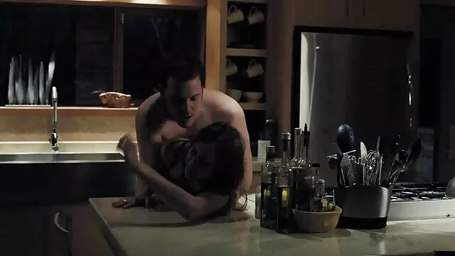 Un couple passionné apporte de la variété à la vie sexuelle avec porno francais fille footjob