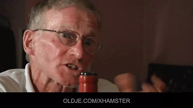 La fille a espionné xxx movie francais l'entraîneur