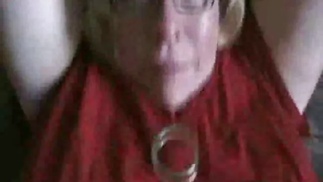 Baisée film porno avec viol une blonde aux gros seins sur le canapé