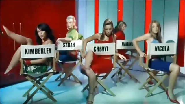 Le mec déchire le trou film pôrno francais anal de la fille russe en bas résille